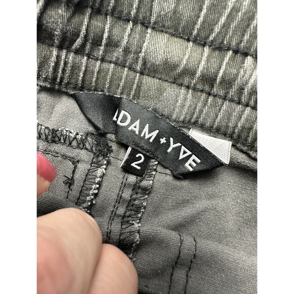 Boys Adam + Yve Camo Shorts Size 2 - Picture 3 of 4